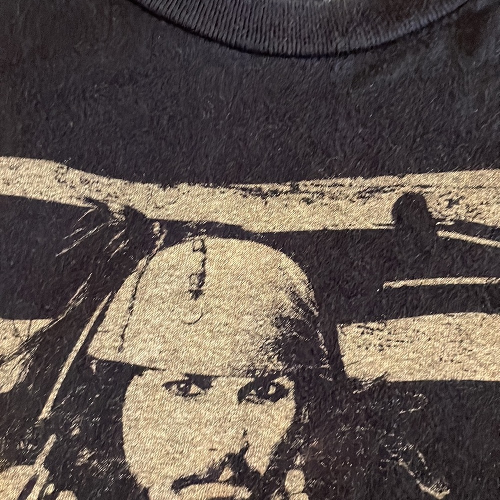Disney Pirates of the Caribbean Johnny Depp T-Shirt Size Medium - Picture 8 of 9